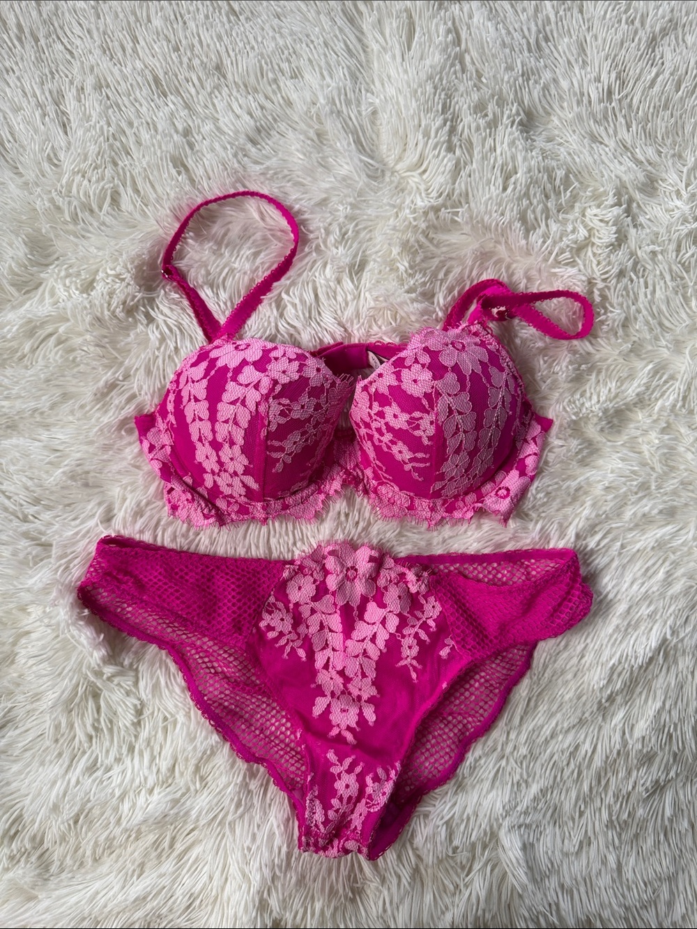 VS Dream Angels 2015 Lined Demi Bra & Cheekini Set